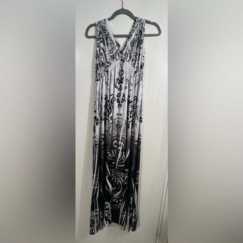 Apt. 9 Women's Maxi Summer Dress Size XL Beaded V-Neck Stretch Black WHite